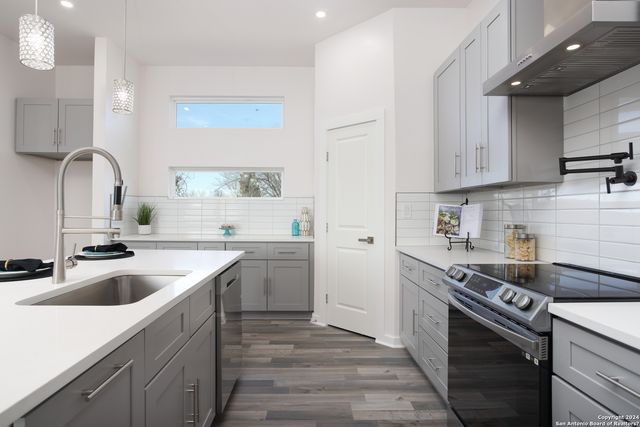 120 Pierce Ave, San Antonio, TX 78208