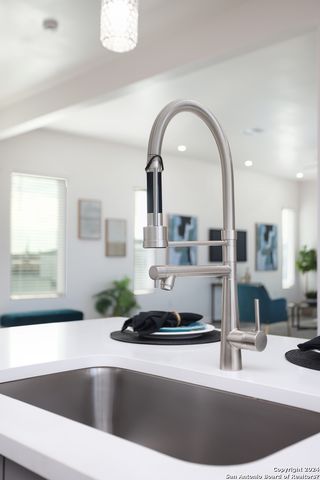 120 Pierce Ave, San Antonio, TX 78208