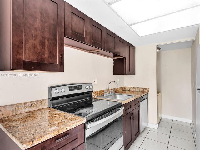 5710 NW 21st St 36-B, Lauderhill, FL 33313