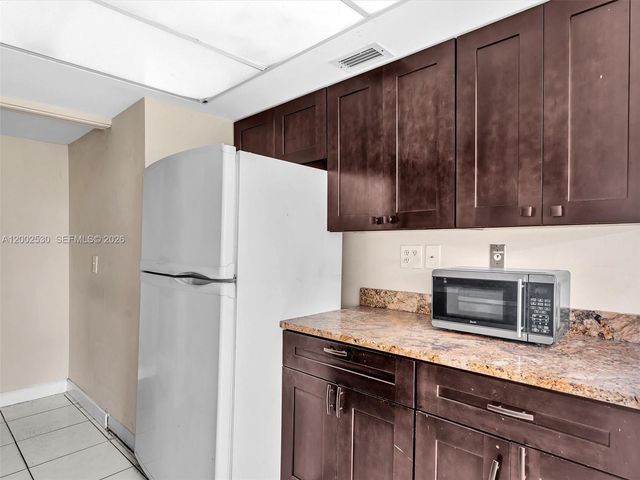 5710 NW 21st St 36-B, Lauderhill, FL 33313