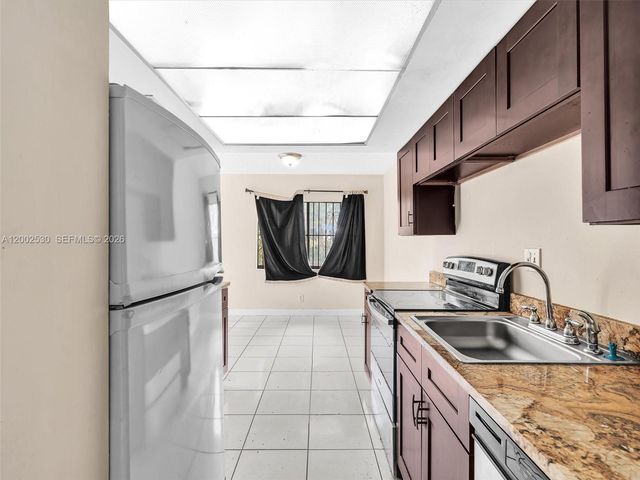 5710 NW 21st St 36-B, Lauderhill, FL 33313