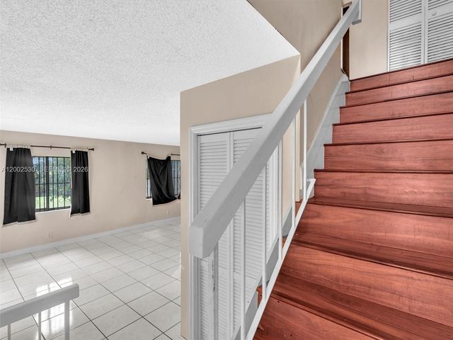 5710 NW 21st St 36-B, Lauderhill, FL 33313