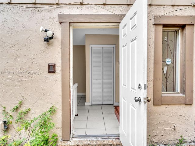 5710 NW 21st St 36-B, Lauderhill, FL 33313