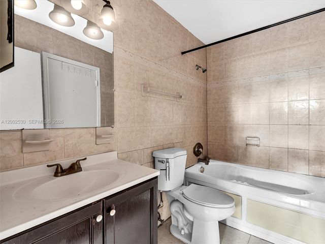 5710 NW 21st St 36-B, Lauderhill, FL 33313