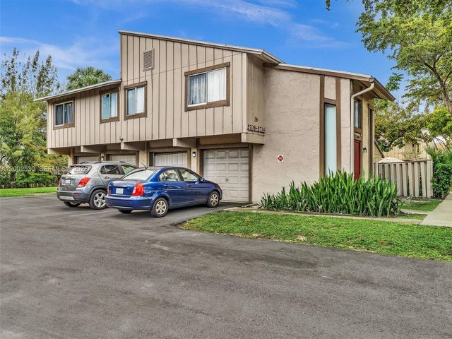 5710 NW 21st St 36-B, Lauderhill, FL 33313