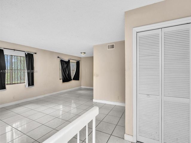 5710 NW 21st St 36-B, Lauderhill, FL 33313