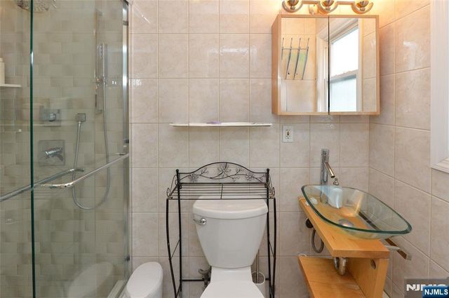 40-10 Paterson Street, Fair Lawn, NJ 07410