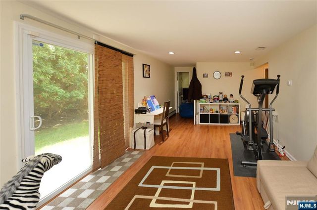 40-10 Paterson Street, Fair Lawn, NJ 07410