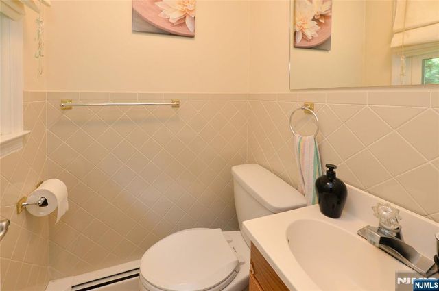 40-10 Paterson Street, Fair Lawn, NJ 07410