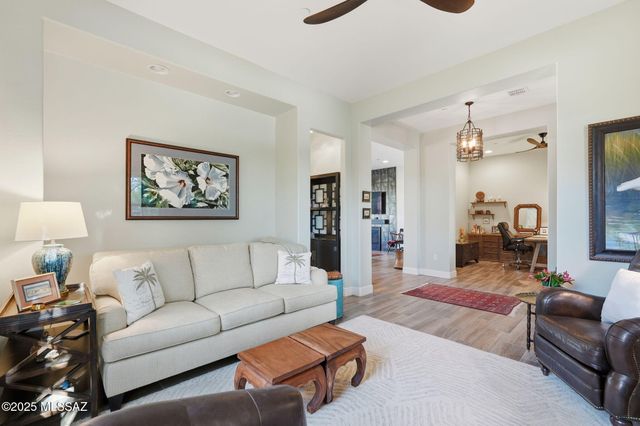 14195 N Los Saguaros Drive, Marana, AZ 85658