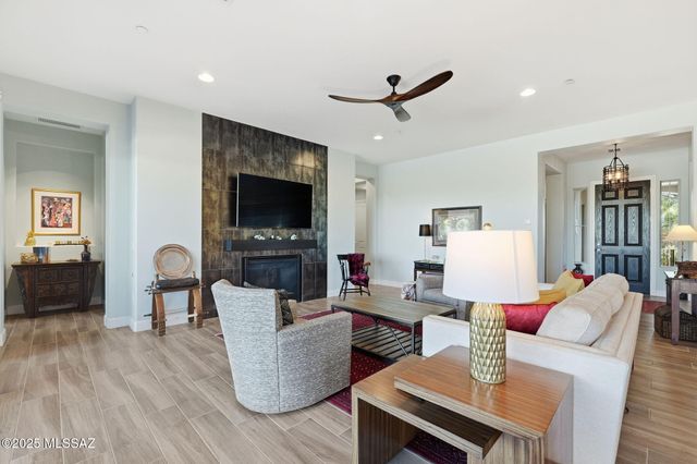 14195 N Los Saguaros Drive, Marana, AZ 85658