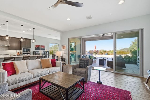 14195 N Los Saguaros Drive, Marana, AZ 85658