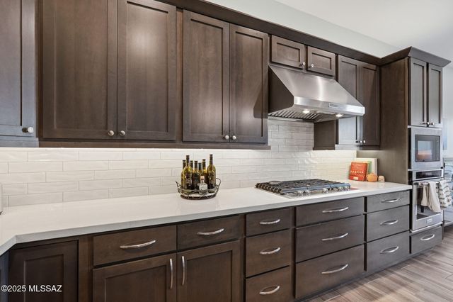 14195 N Los Saguaros Drive, Marana, AZ 85658