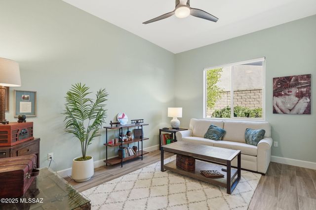 14195 N Los Saguaros Drive, Marana, AZ 85658