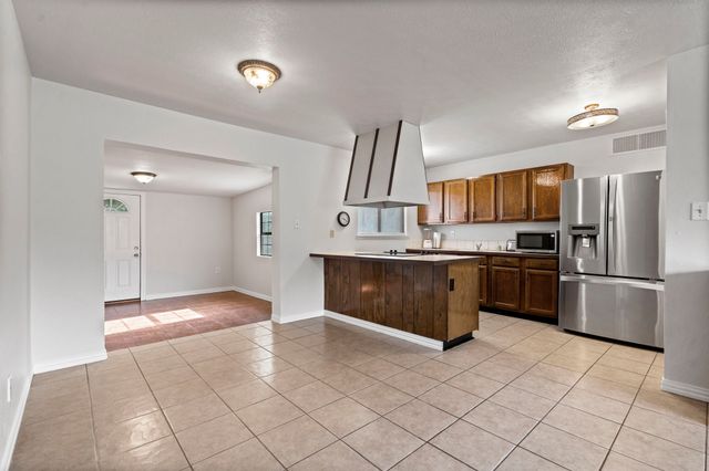 3736 Longmeadow Way, Fort Worth, TX 76133