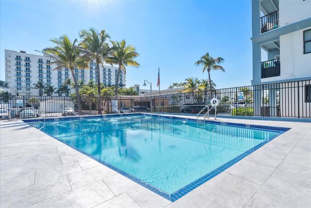 2751 N Surf Road C6, Hollywood, FL 33019