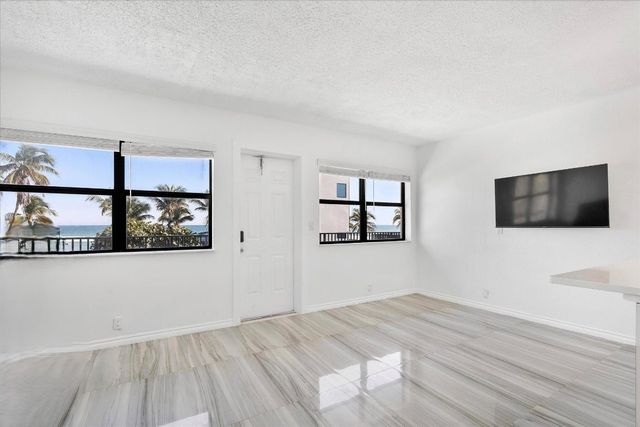 2751 N Surf Road C6, Hollywood, FL 33019