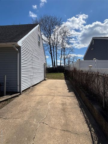 68 State Avenue, Wyandanch, NY 11798