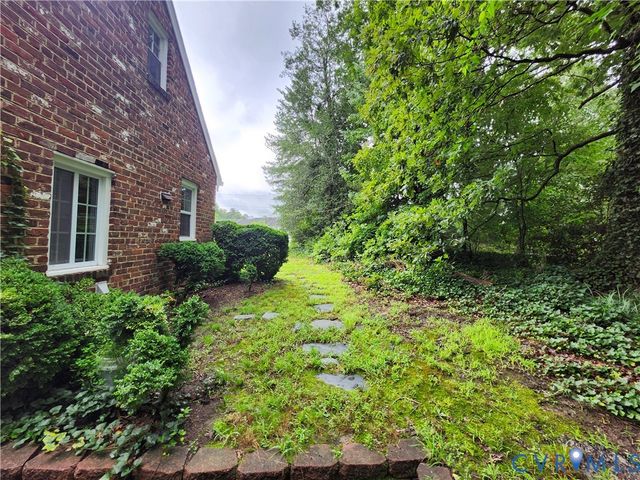6706 Jahnke Rd, Richmond, VA 23225