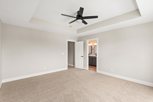 2721 Yordi Drive Drive, Norwalk, IA 50211