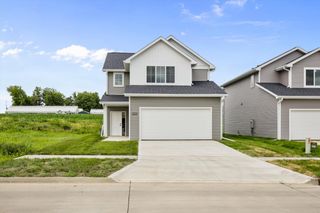 2721 Yordi Drive Drive, Norwalk, IA 50211