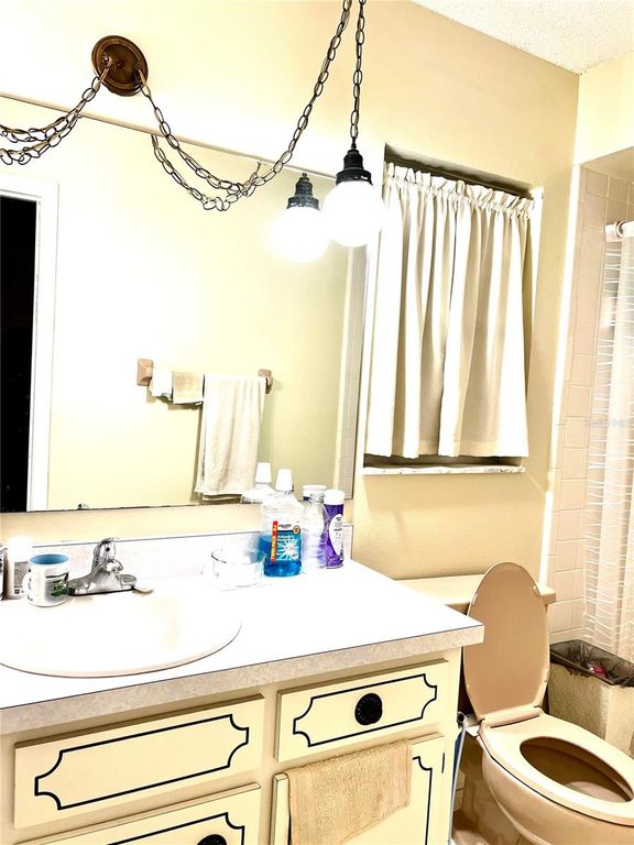 Image 18 of property listing at 1891 FORTUNE COURT, Deltona, FL 32725