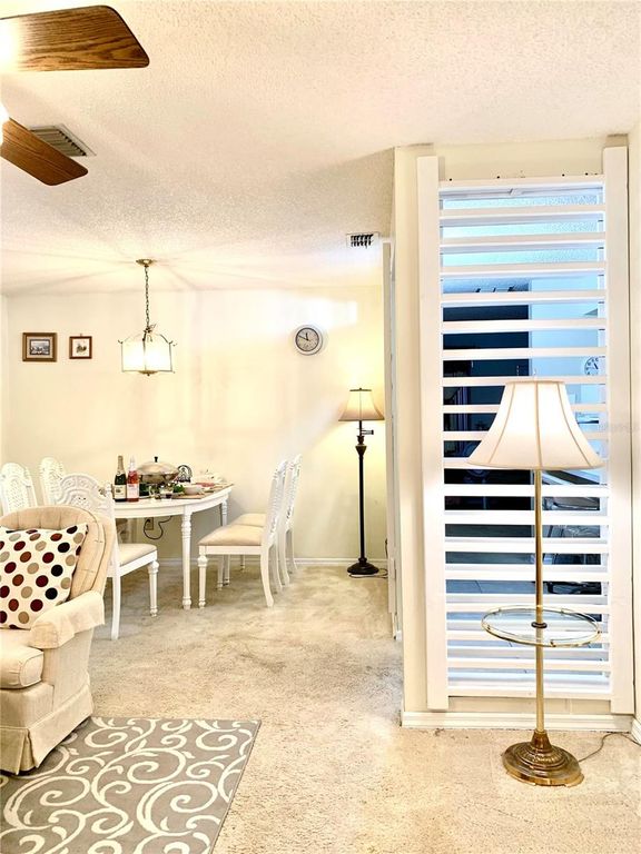 Image 4 of property listing at 1891 FORTUNE COURT, Deltona, FL 32725