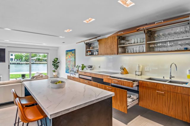 35 Castle Harbor Island, Fort Lauderdale, FL 33308