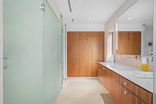 35 Castle Harbor Island, Fort Lauderdale, FL 33308