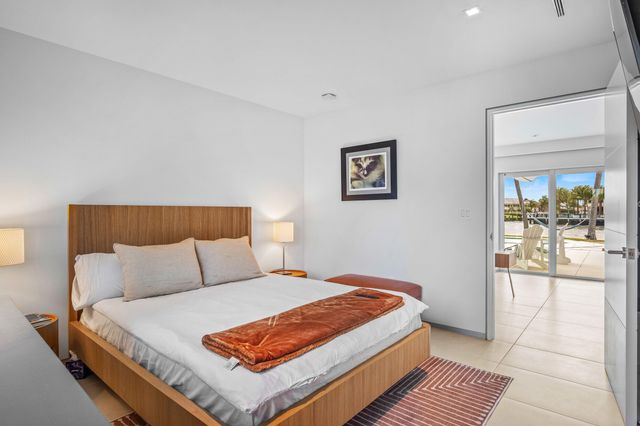 35 Castle Harbor Island, Fort Lauderdale, FL 33308