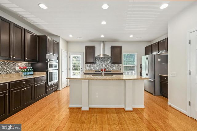 9640 PULLMAN PL, Fairfax, VA 22031