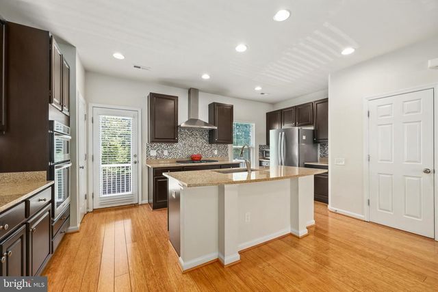 9640 PULLMAN PL, Fairfax, VA 22031