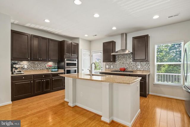 9640 PULLMAN PL, Fairfax, VA 22031
