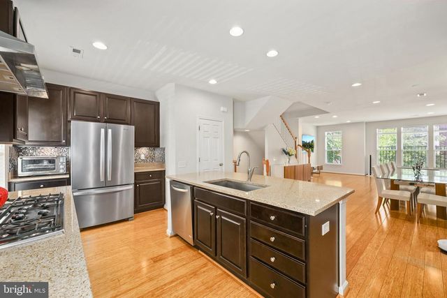 9640 PULLMAN PL, Fairfax, VA 22031