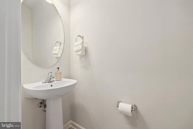 9640 PULLMAN PL, Fairfax, VA 22031