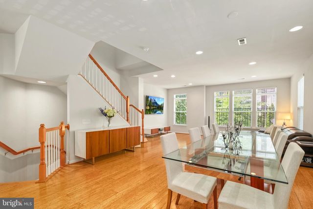 9640 PULLMAN PL, Fairfax, VA 22031
