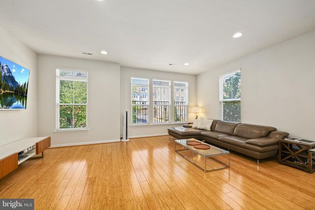 9640 PULLMAN PL, Fairfax, VA 22031