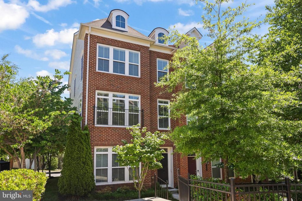 9640 PULLMAN PL, Fairfax, VA 22031