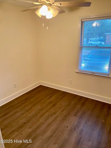 1400 E 1st Street A, Greenville, NC 27858