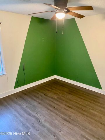 1400 E 1st Street A, Greenville, NC 27858