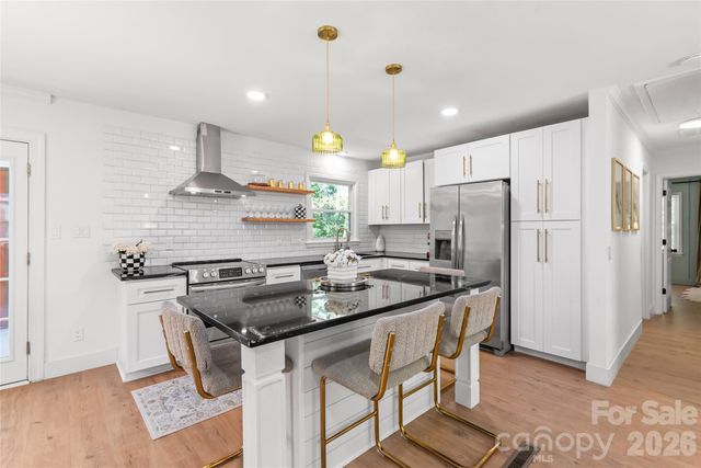 610 Ridgeway Drive, Belmont, NC 28012