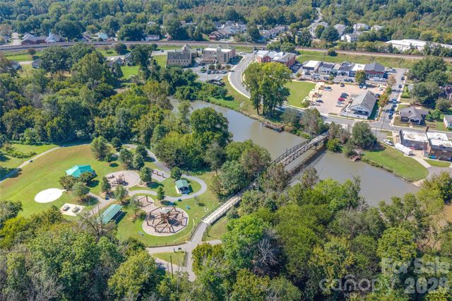 610 Ridgeway Drive, Belmont, NC 28012