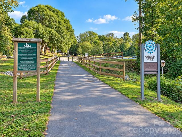 610 Ridgeway Drive, Belmont, NC 28012