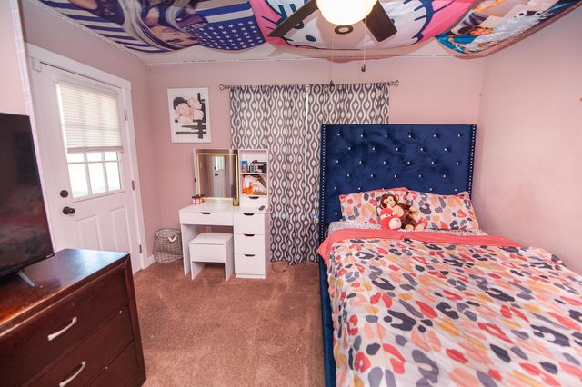 140 Manor House Lane, Chesnee, SC 29323