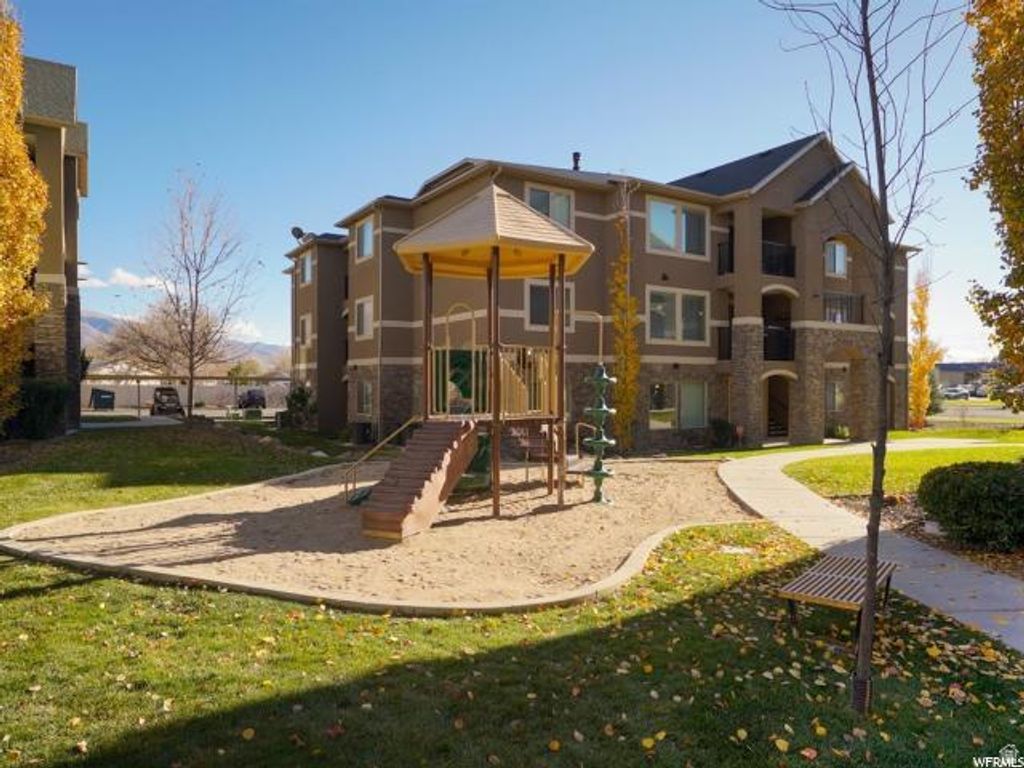 Image 1 of property listing at 917 S MAIN ST #H, Layton, UT 84041