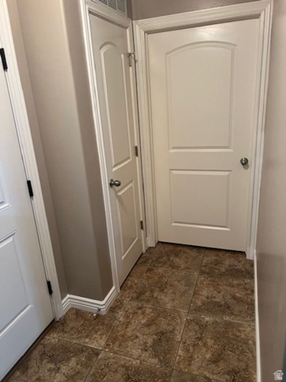 Image 3 of property listing at 917 S MAIN ST #H, Layton, UT 84041