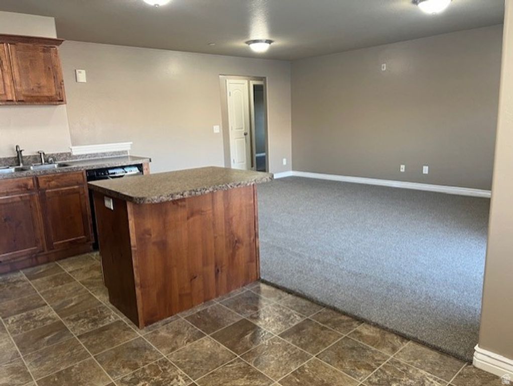 Image 7 of property listing at 917 S MAIN ST #H, Layton, UT 84041