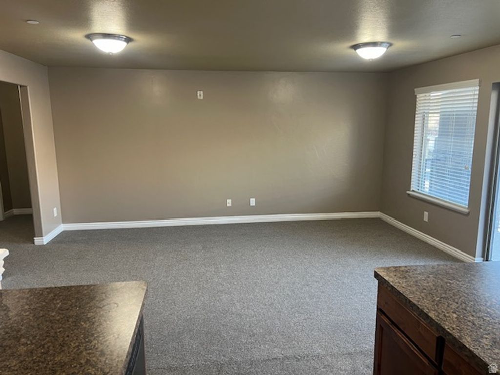 Image 9 of property listing at 917 S MAIN ST #H, Layton, UT 84041