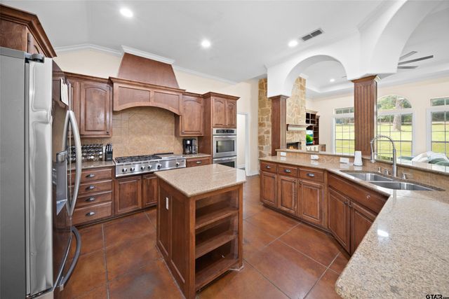 808 N Jarvis Street, Troup, TX 75789