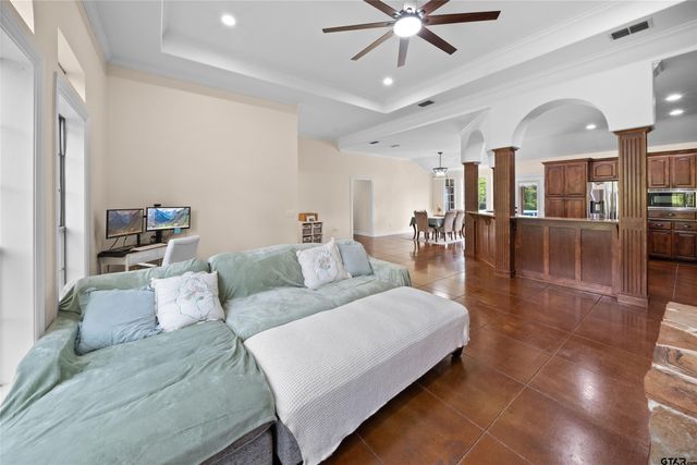 808 N Jarvis Street, Troup, TX 75789